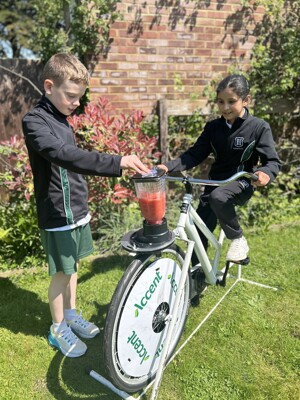 24 05 07 smoothie bike 1