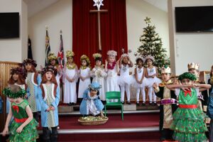 24 12 04 kingfishers nativity 2