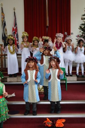 24 12 04 kingfishers nativity 14