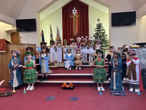 24 12 04 kingfishers nativity 32