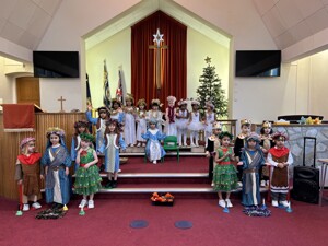 24 12 04 kingfishers nativity 33