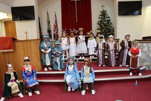 24 12 05 owls nativity 2