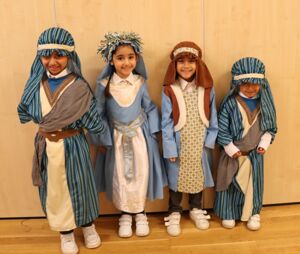 24 12 05 owls nativity 15