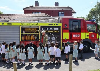 25 07 04 Fire Engine Visit News
