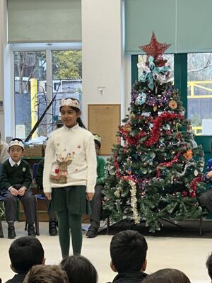 25 11 28 xmas assembly stack 2