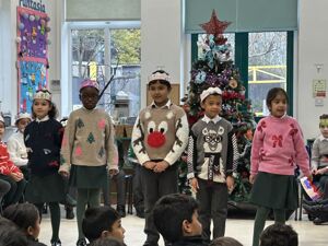 25 11 28 xmas assembly stack 6