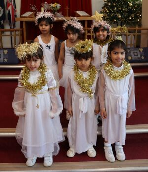 25 12 02 kingfishers nativity 3