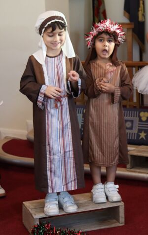 25 12 02 kingfishers nativity 6